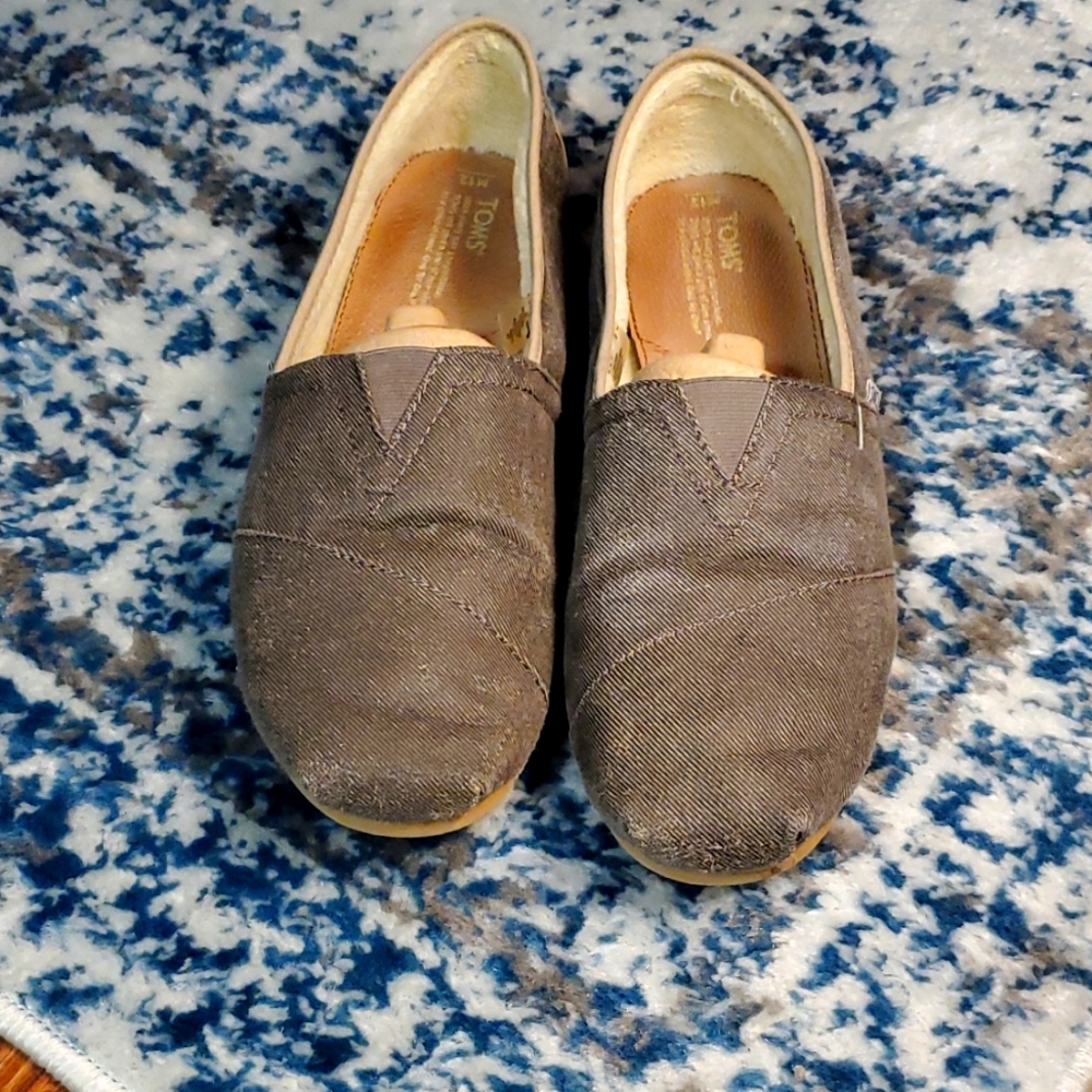 Men's Gray Tom's